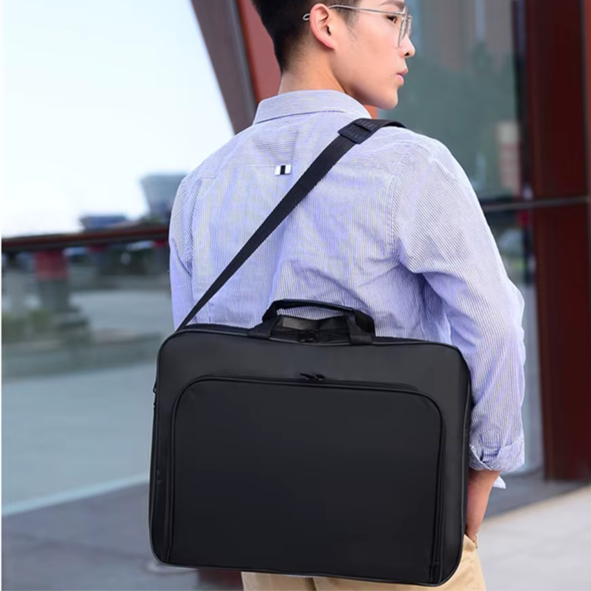 Ilario – Sacoche Ordinateur Homme Élégante et Légère en Nylon Imperméable
