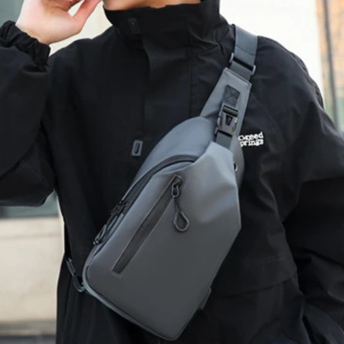 Gianni – Sacoche Bandoulière Homme Connectée avec Port USB